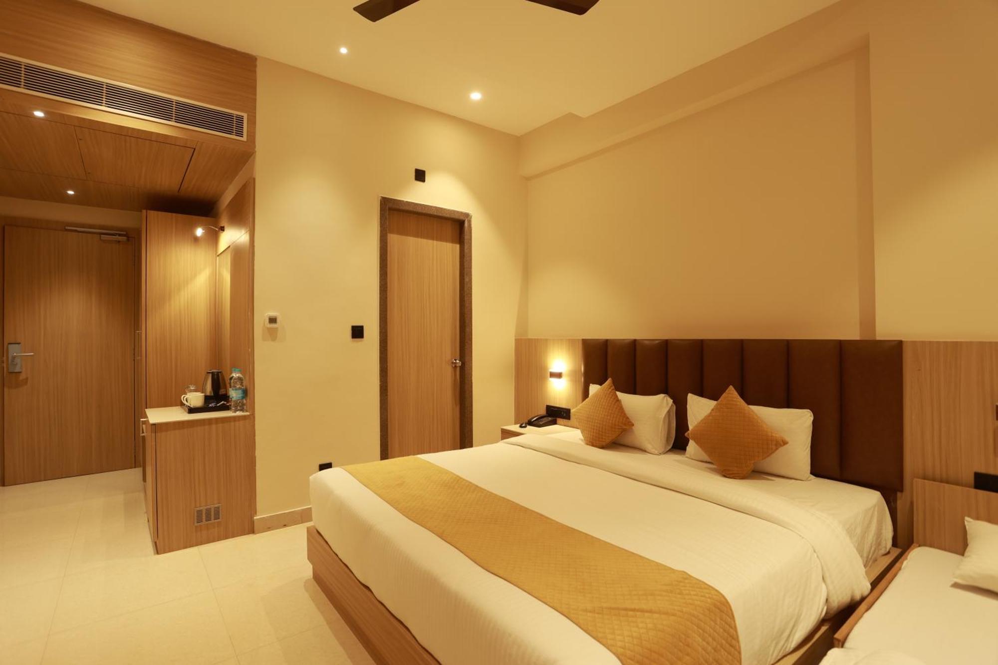 Hotel Taviral Regency Udaipur Kültér fotó