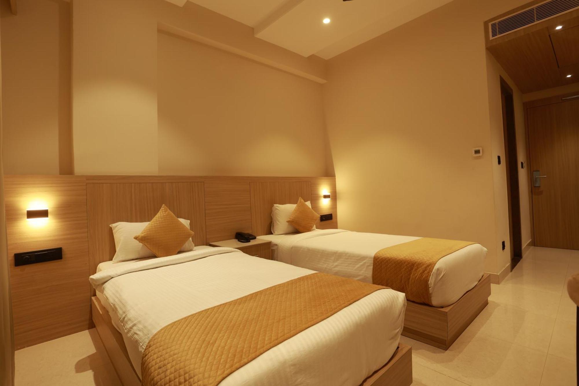 Hotel Taviral Regency Udaipur Kültér fotó