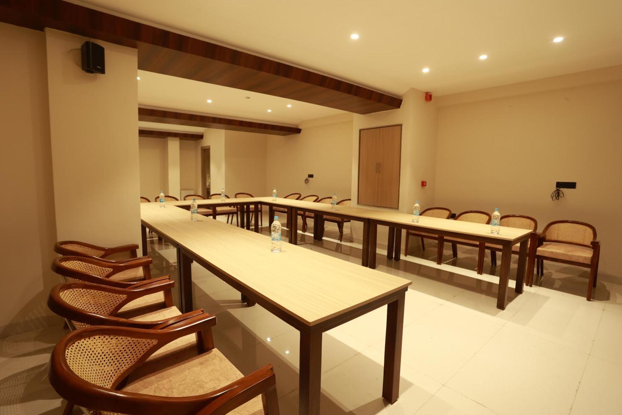 Hotel Taviral Regency Udaipur Kültér fotó