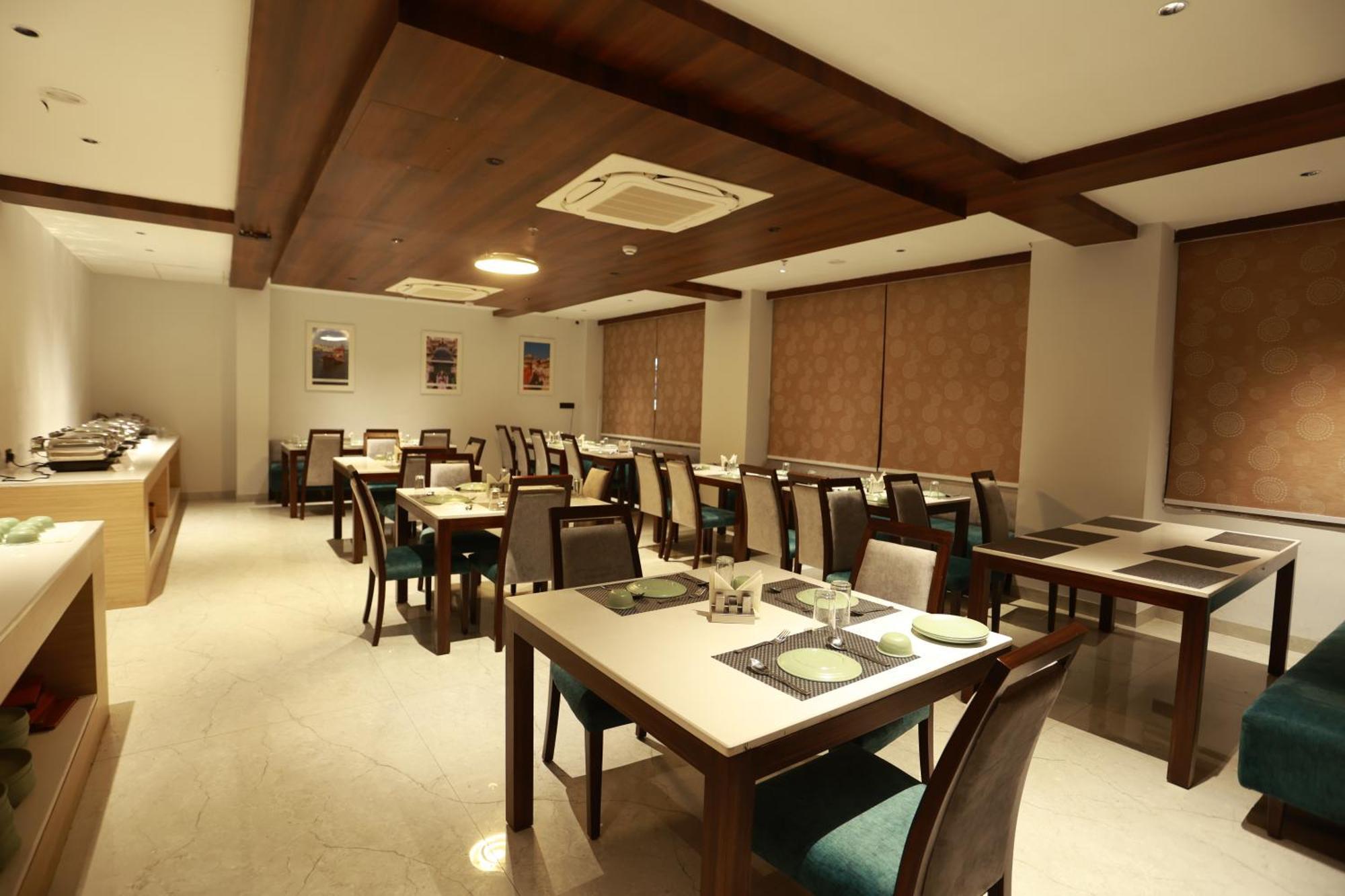 Hotel Taviral Regency Udaipur Kültér fotó